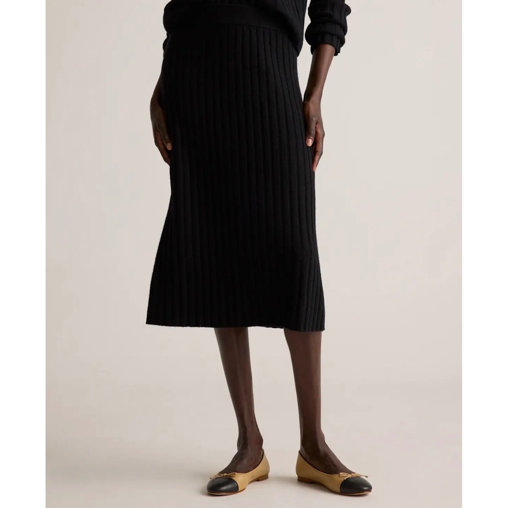 Quince Mongolian Cashmere Midi Skirt Black Ribbed Knit
Womens Small NEW